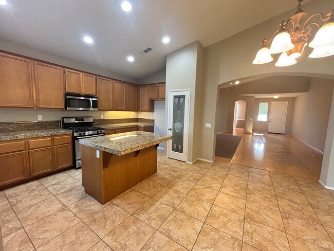 Building Photo - Upgraded West Lancaster Home