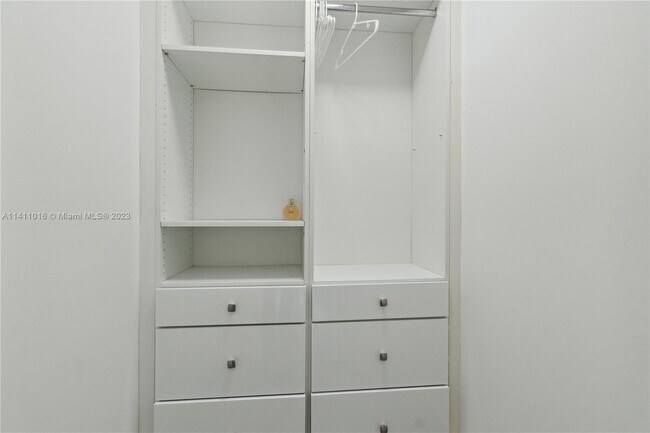 Building Photo - 2751 S Ocean Dr