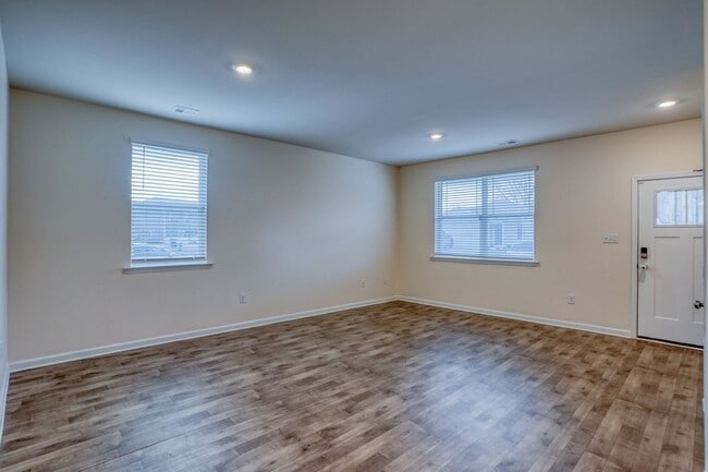 Building Photo - 67 Bostick Ln