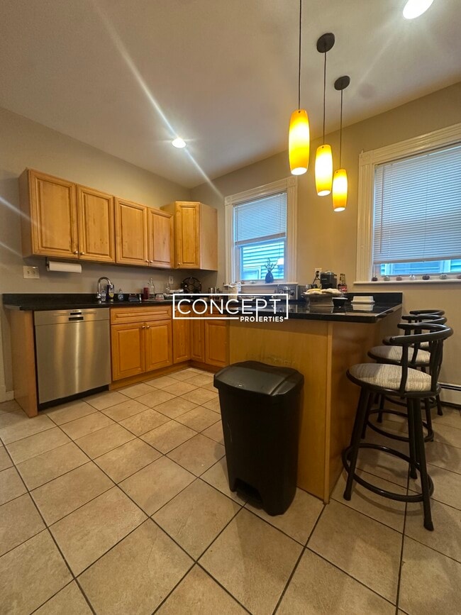 Building Photo - 68 Calumet St