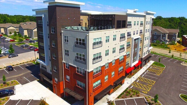 Building Photo - 1010 Enclave Blvd
