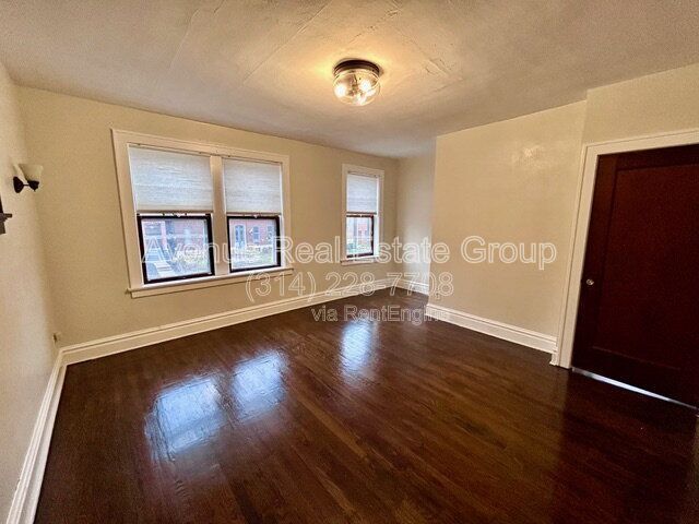 Building Photo - 2633 Russell Blvd