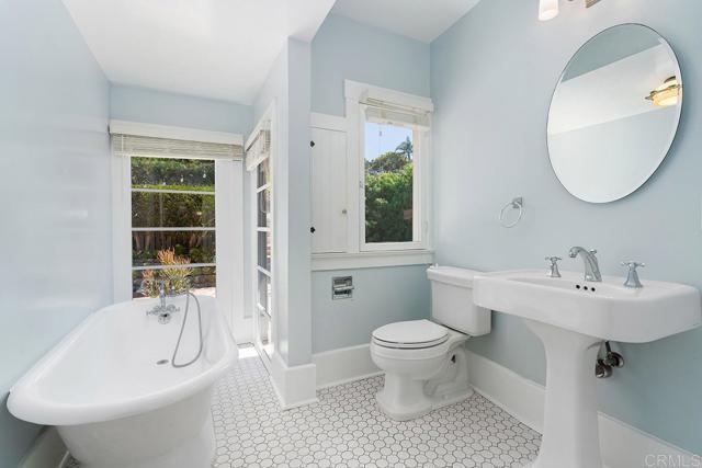 Building Photo - 1654 Camino Del Mar