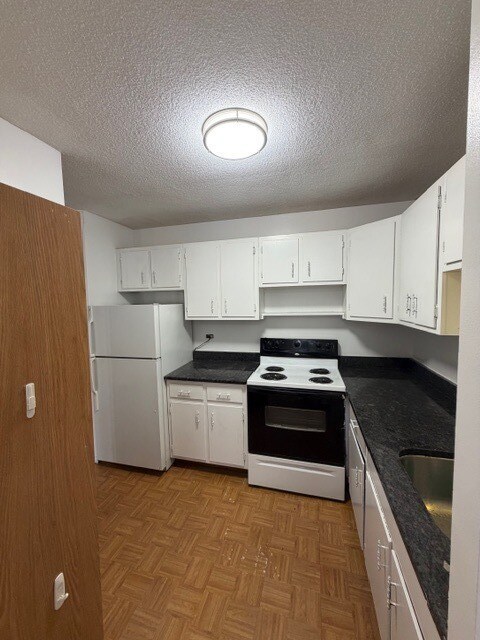 Building Photo - 5100 N Marine Dr