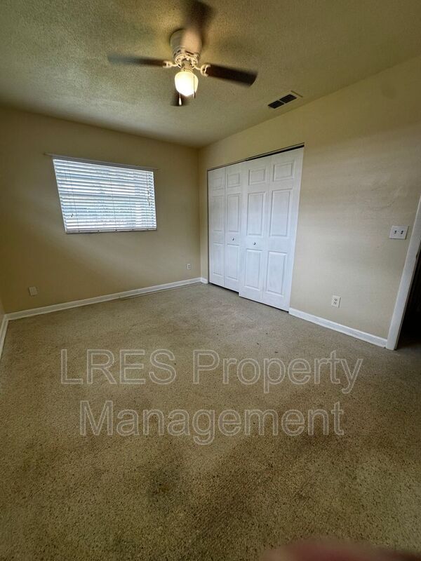 Building Photo - 2719 Merrie Oaks Rd