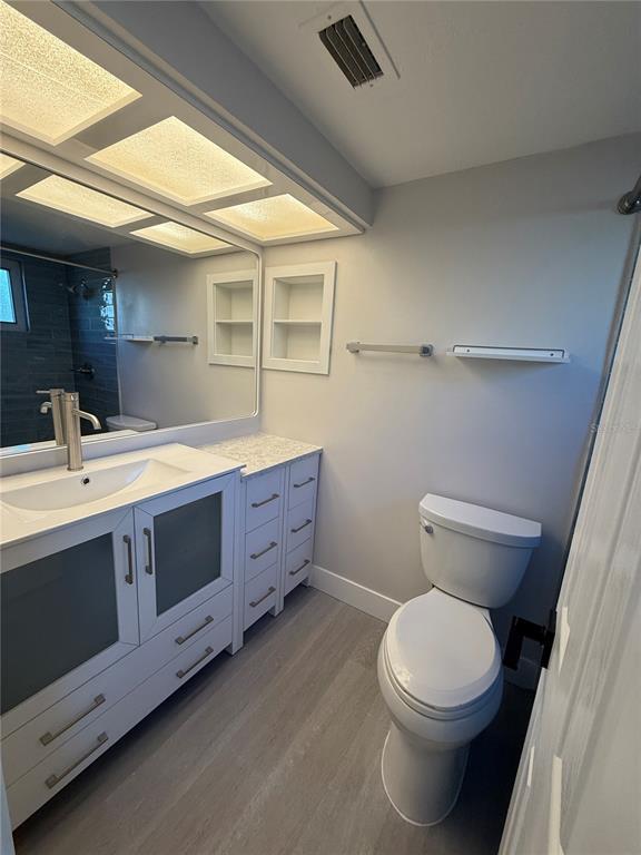 Building Photo - 4700 Cove Cir