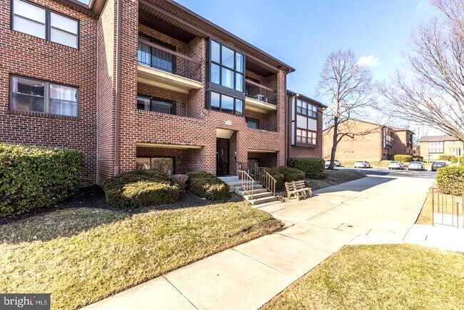 Primary Photo - 2 Juliet Ln