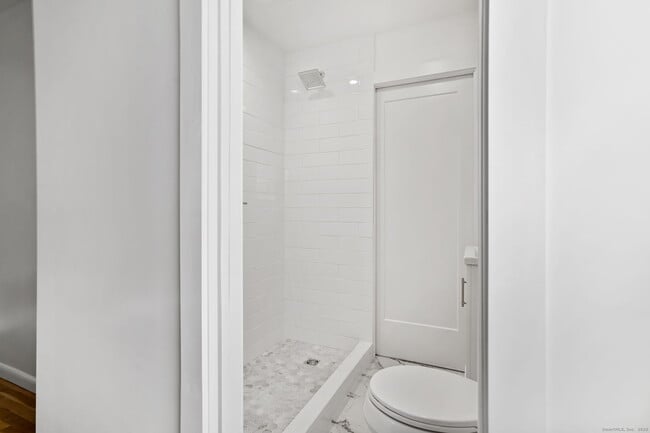 Building Photo - 132 Toll House Ln