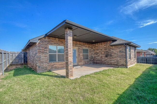 Building Photo - Beautiful home in Johnson Farms Addition!