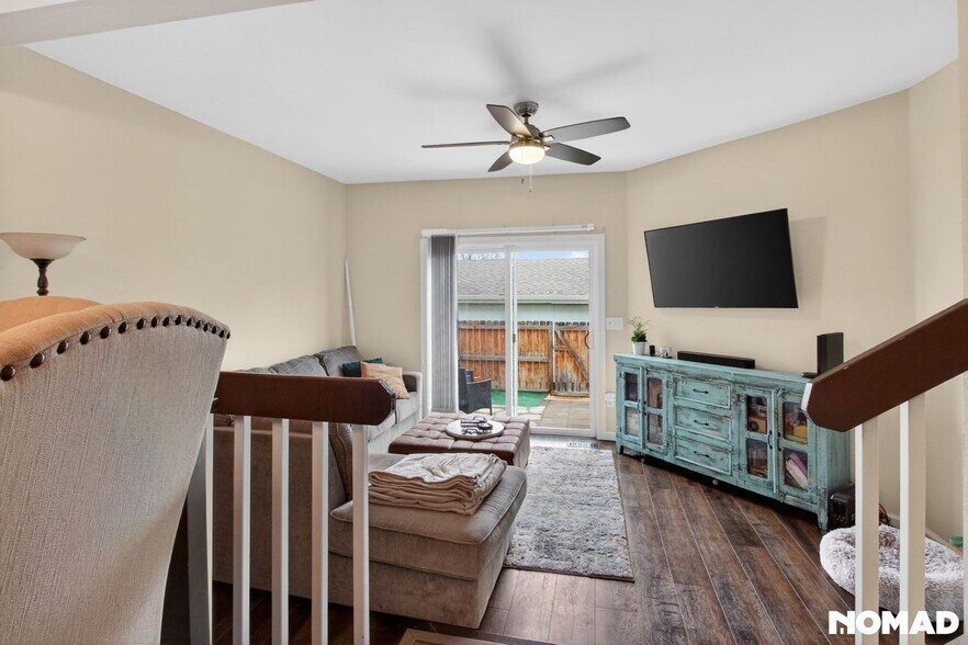 Building Photo - 4239 S Mobile Cir