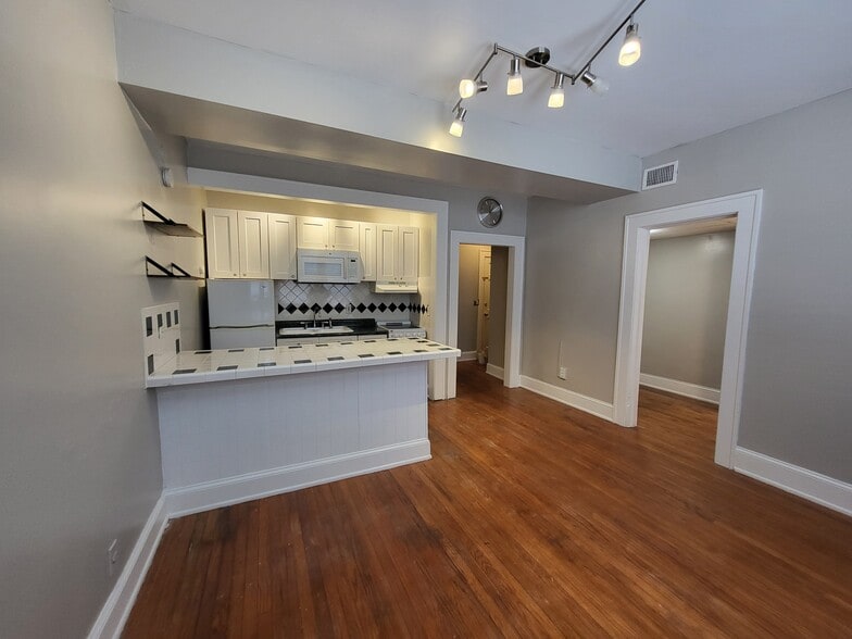 Building Photo - 1312 Willow Branch Ave