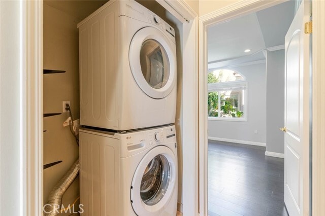 Building Photo - 711 E Angeleno Ave