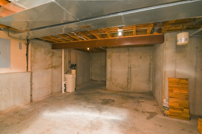 Building Photo - 5204 Deer Ridge