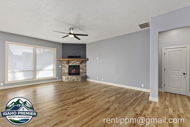 Building Photo - 3103 E Tybalt Ct