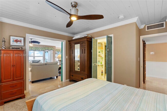 Building Photo - 3550 Galt Ocean Dr