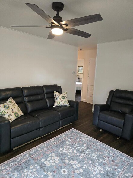 Building Photo - 4105 S Westnedge Ave