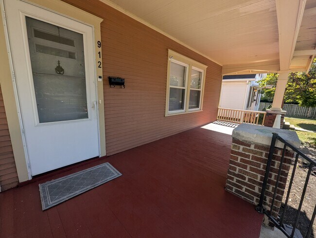 Building Photo - 912 S 3rd St