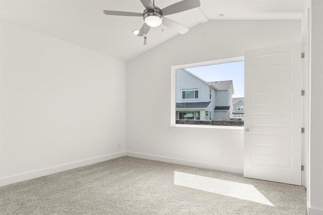 Building Photo - 1012 Yaupon Holly Dr