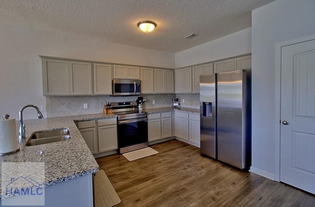 Building Photo - 68 Daylily Ct