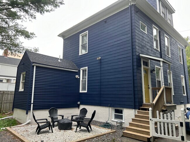 Building Photo - 428 Saint John St