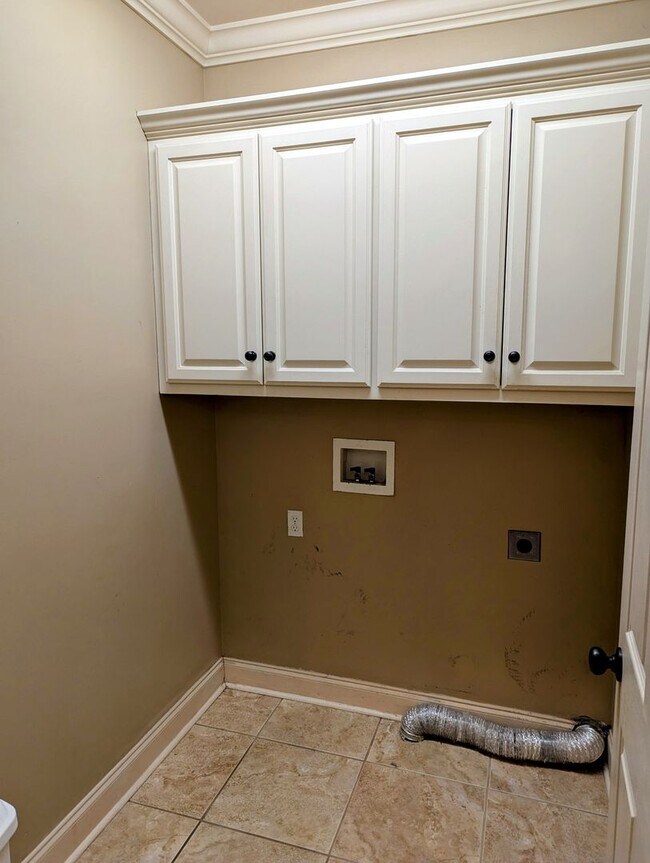 Building Photo - Home for You in Fairground Place!