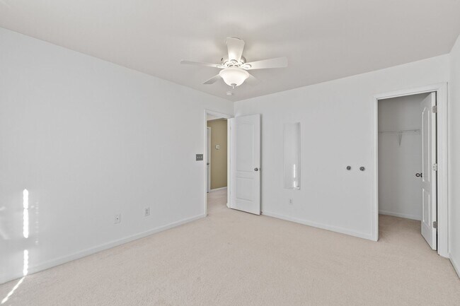 Building Photo - **Lovely 4/2.5 House in Wakefield Plantation**