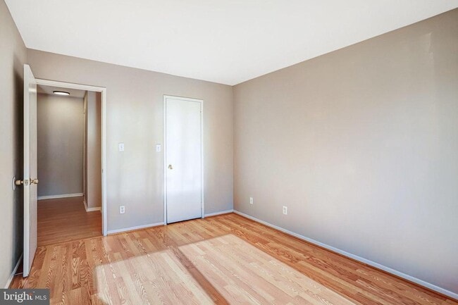 Building Photo - 9930 Brookridge Ct