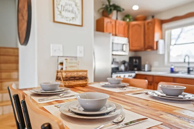 Building Photo - 1619 Ruby Ct