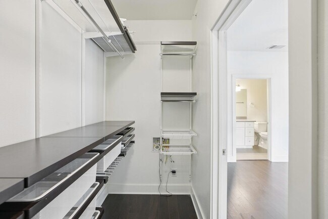 Building Photo - 908 Nueces St