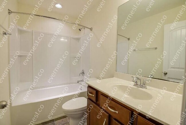 Building Photo - 1628 Stonewater Dr
