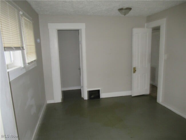 Building Photo - 1343 Churchill Rd