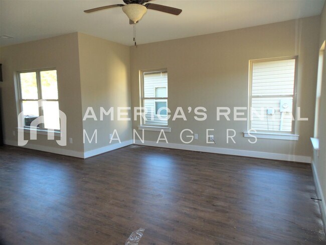 Building Photo - DEPOSIT PENDING!!! - Home for Rent in McCalla...Available to View Now!