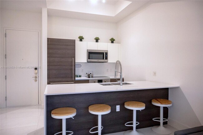 Building Photo - 301 Altara Ave