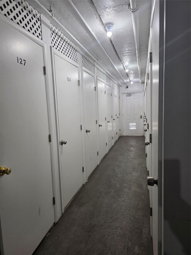 Building Photo - 4500 N Federal Hwy