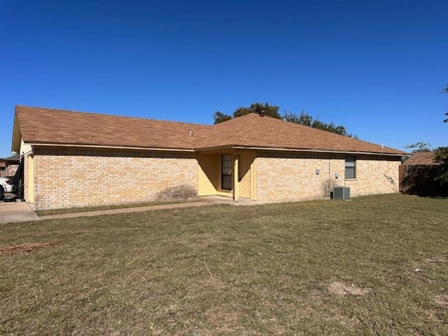 Building Photo - Coming Soon! Nice 2 Bedroom, 2 Full Bath D...