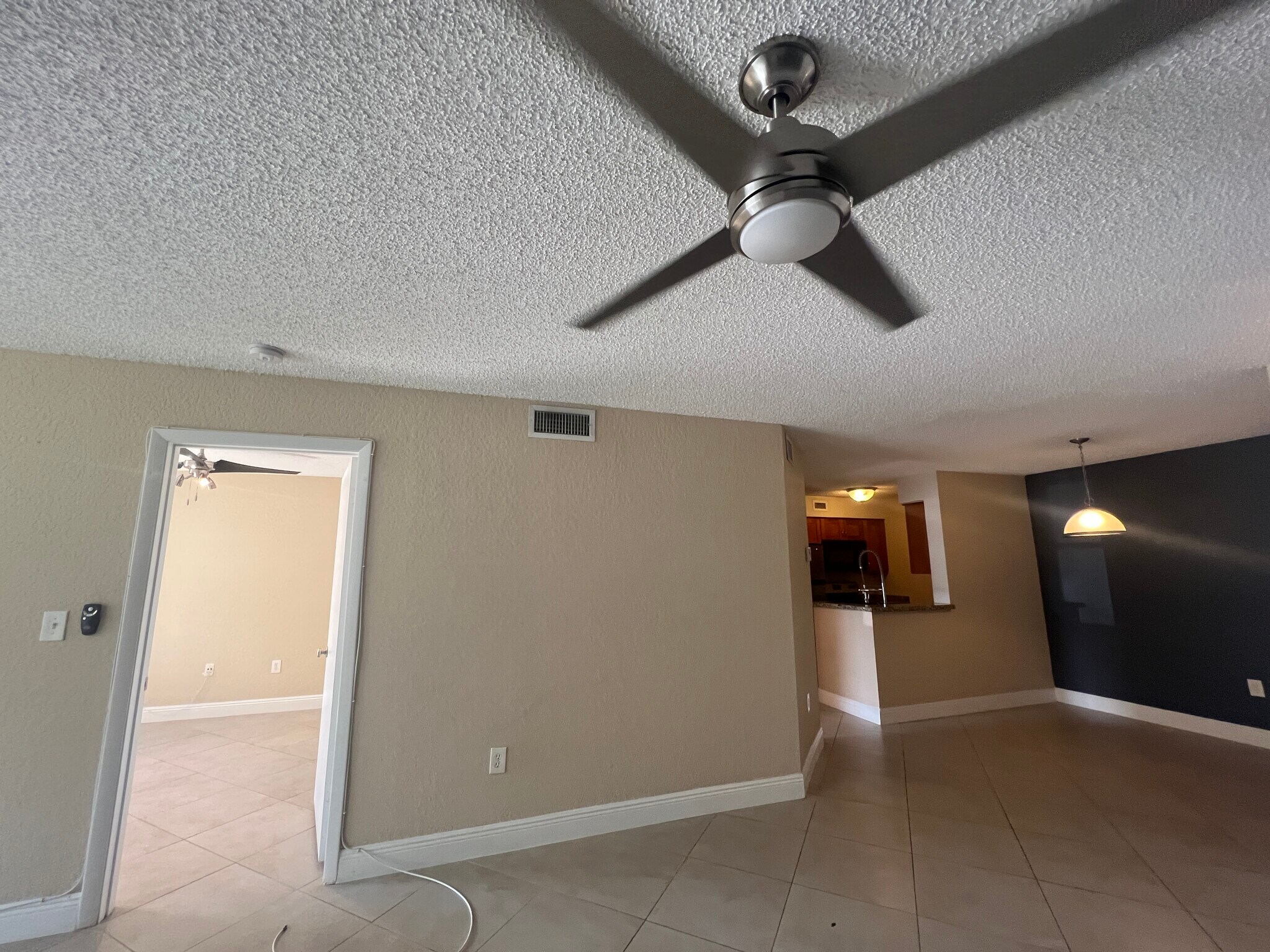 Building Photo - 2831 N Oakland Forest Dr