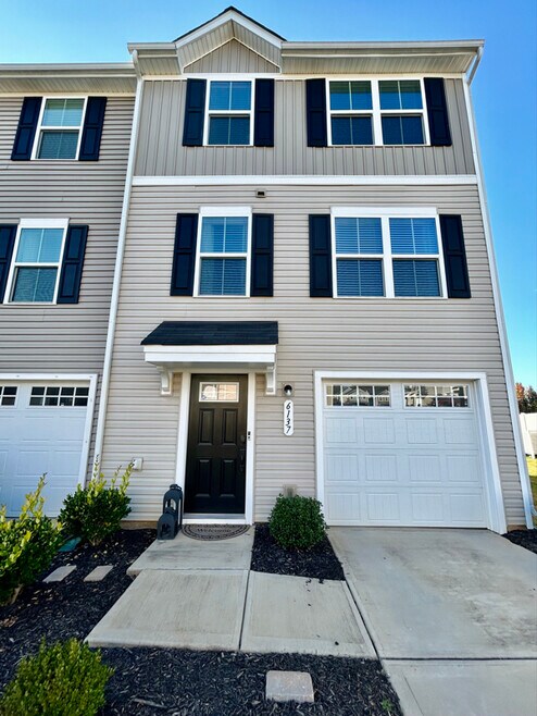 Building Photo - 6137 Cutwater Cir
