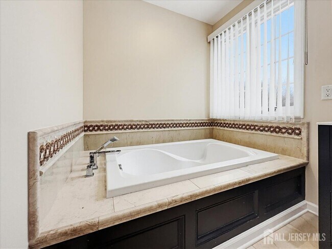 Building Photo - 37 Jersey Ave