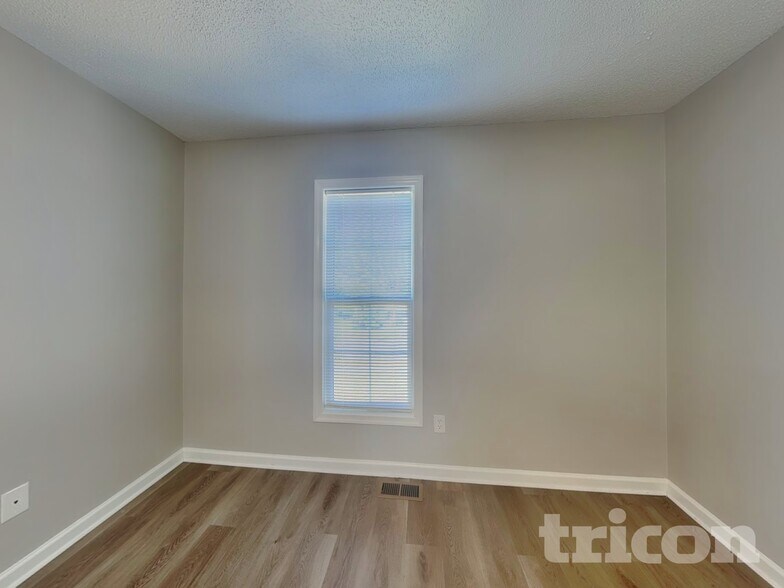 Building Photo - 1203 Delham Rd