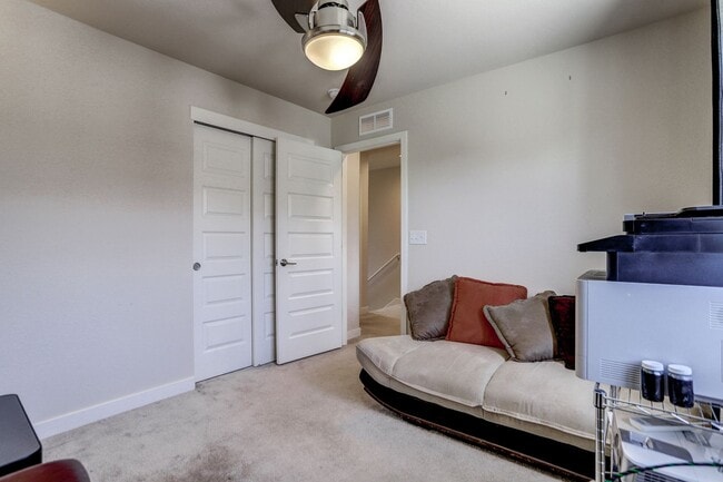 Building Photo - Two Bedroom, Two and a half bath! With Garage, Courtyard View, Stainless Appliances, Great Locati...