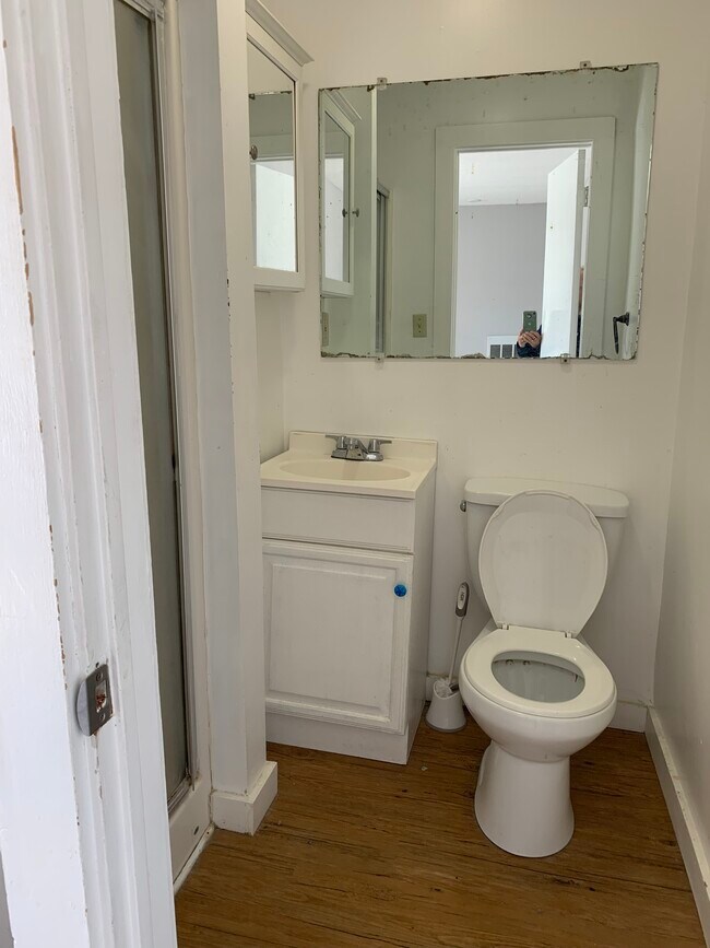 Bathroom - 568 Main St