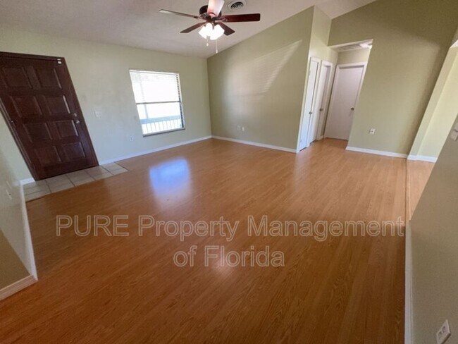 Building Photo - 9 Banyan Course Run