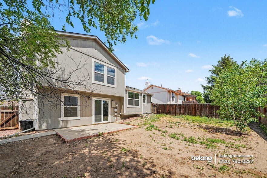 Building Photo - 4323 Fletcher Dr
