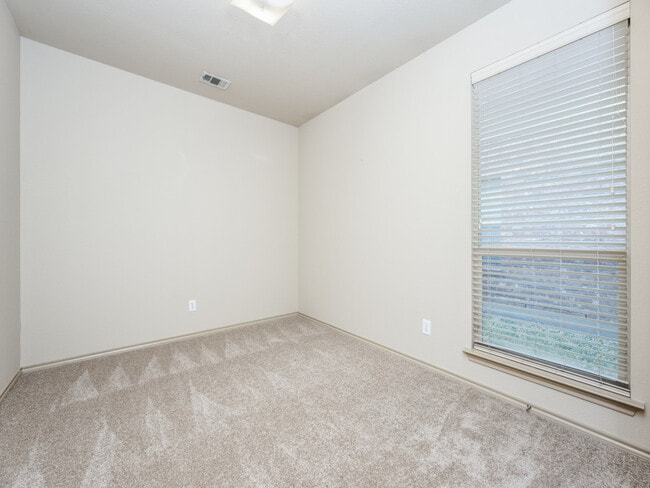 Building Photo - 3229 Hornbeam St