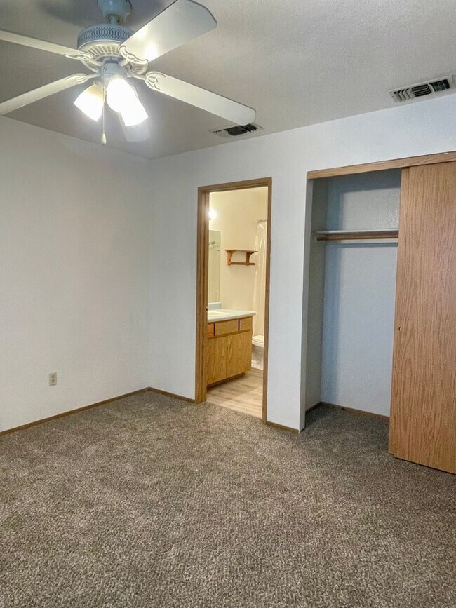 Building Photo - 5356 Vly Rdg Dr