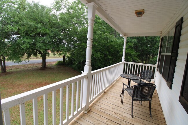 Building Photo - 1425 Mayfield Dr