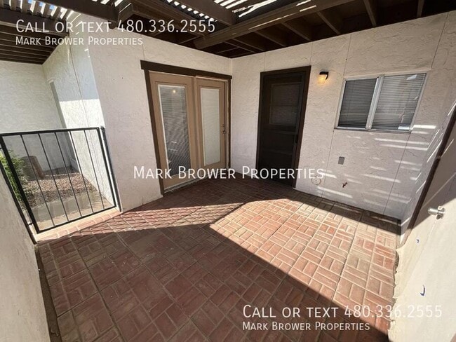 Building Photo - 3229 S Fairfield Dr