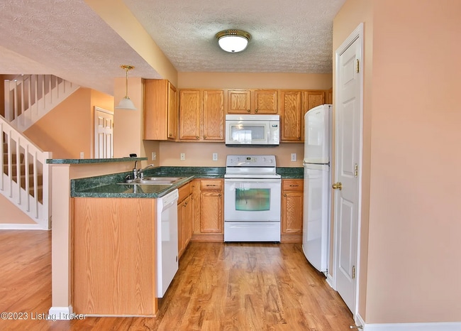 Kitchen - 6736 Arbor Creek Dr