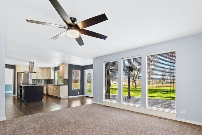 Building Photo - Parkside Paradise: Spacious 5-Bed Luxury in Hobble Creek