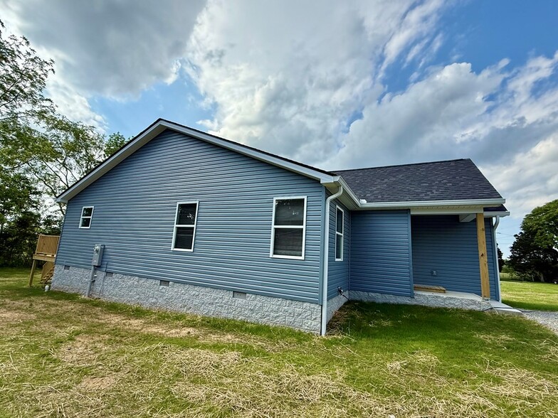 Building Photo - 947 Indian Hills Rd